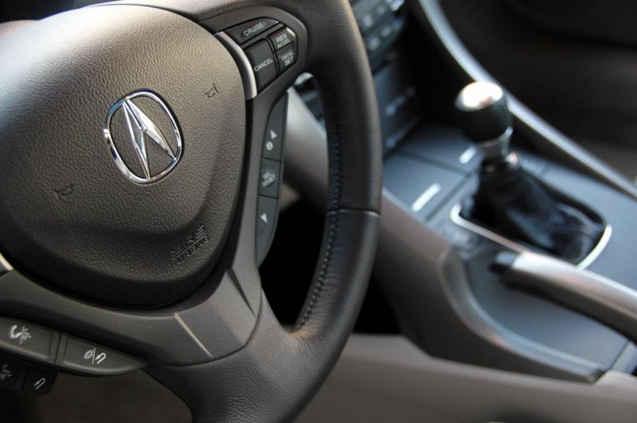 Детали интерьера Acura TSX 2008 года  (фото 16 из 210)
